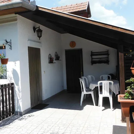 Levendula Vendeghaz Guest house